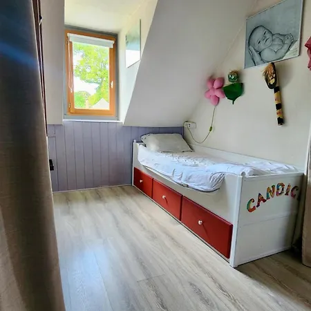 Holiday home La Petite Maison En Bois Bleue *