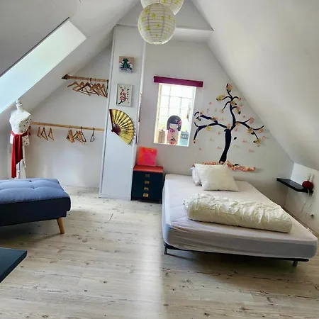 La Petite Maison En Bois Bleue *