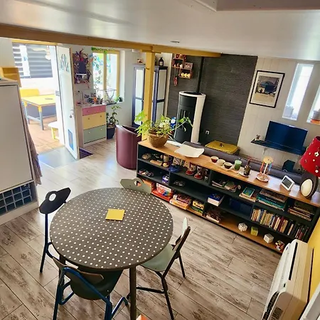 Holiday home La Petite Maison En Bois Bleue *